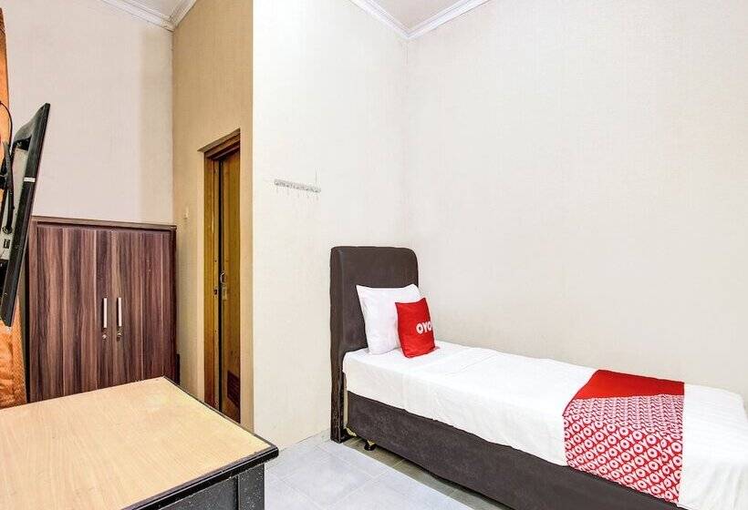 Отель Griya Dias Syariah By Oyo