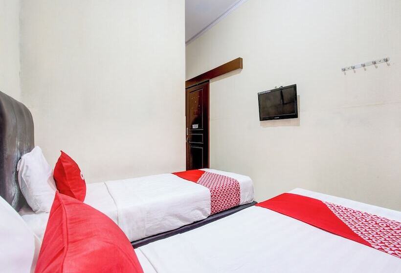 Отель Griya Dias Syariah By Oyo