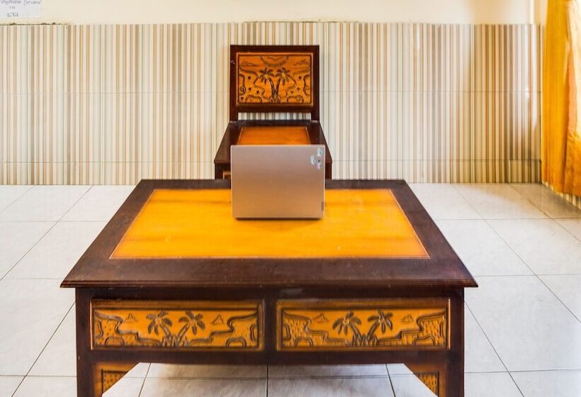 בית מלון כפרי Griya Nurainy By Oyo