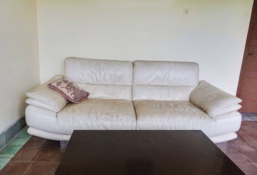 בית מלון כפרי Griya Nurainy By Oyo