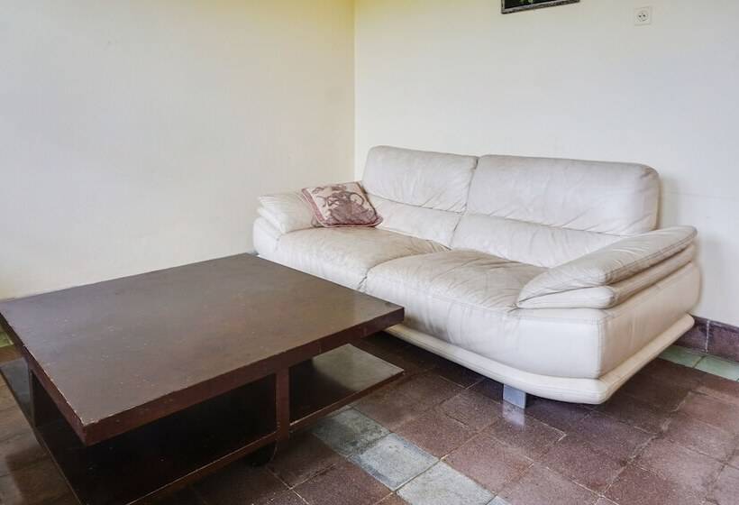 בית מלון כפרי Griya Nurainy By Oyo