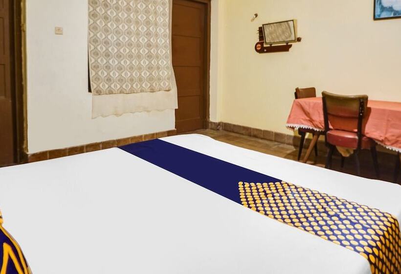 בית מלון כפרי Griya Nurainy By Oyo