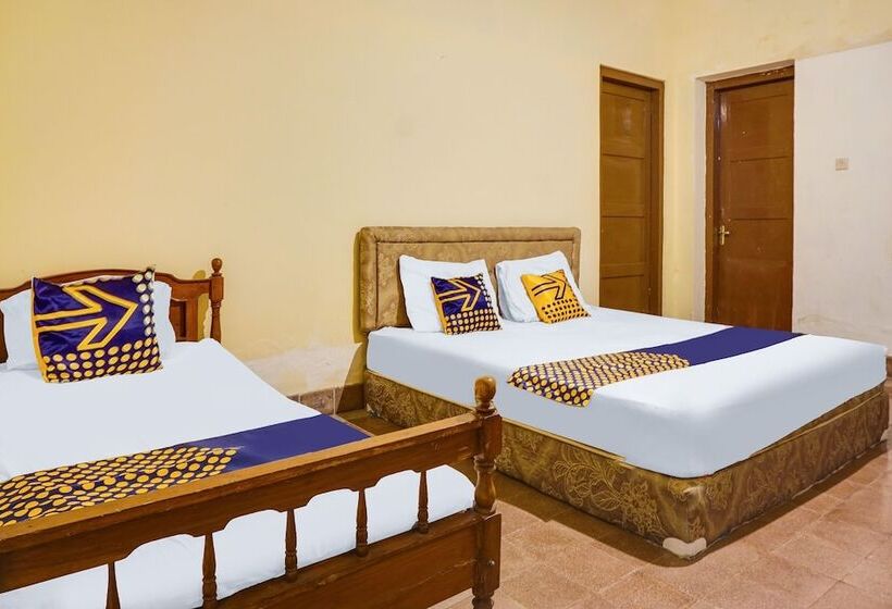 בית מלון כפרי Griya Nurainy By Oyo