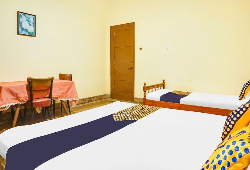 בית מלון כפרי Griya Nurainy By Oyo