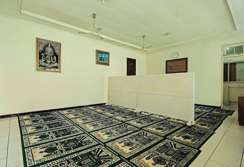 בית מלון כפרי Griya Raharja Guest House Syariah By Oyo