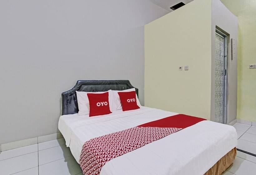 Отель Guest House Inayah Syariah By Oyo