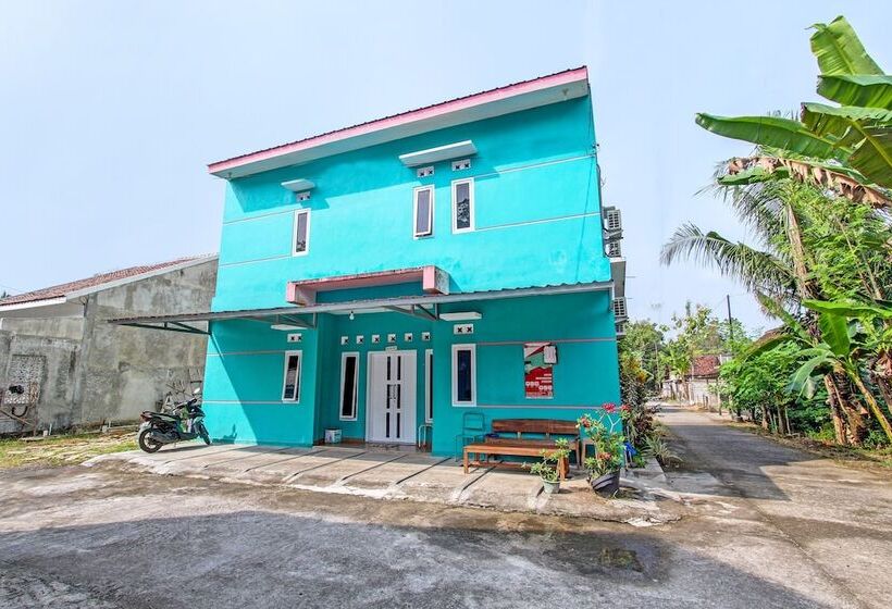 Отель Guest House Inayah Syariah By Oyo