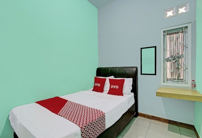 Отель Guest House Inayah Syariah By Oyo