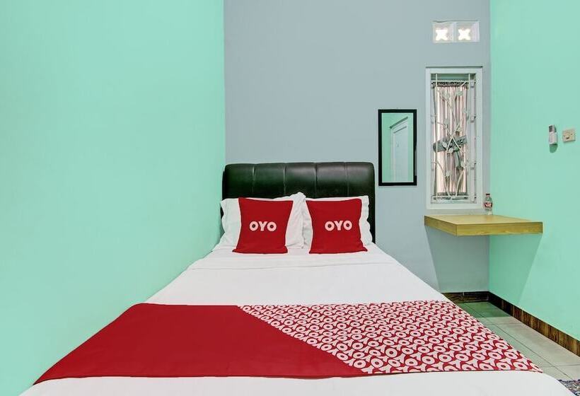 Отель Guest House Inayah Syariah By Oyo