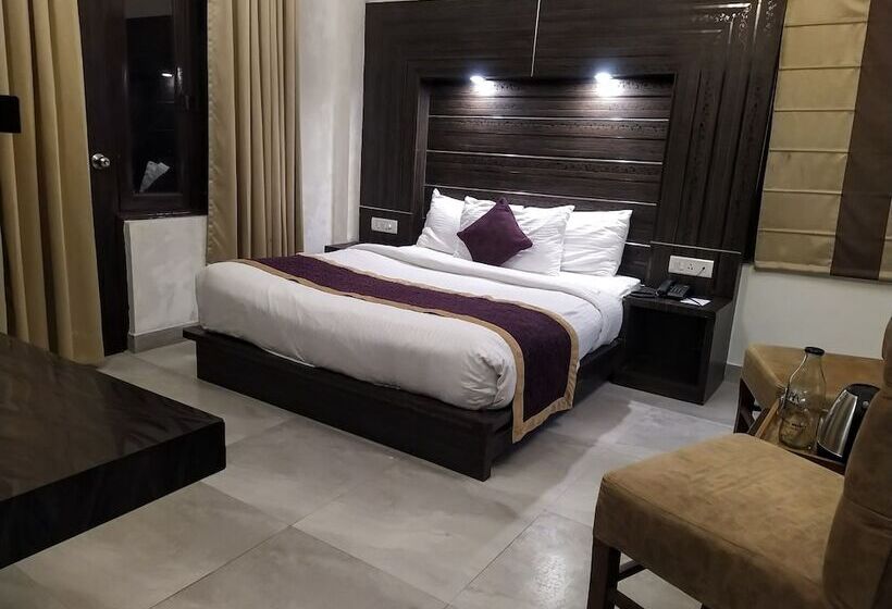 בית מלון כפרי Holiday Highlights By Dvm India