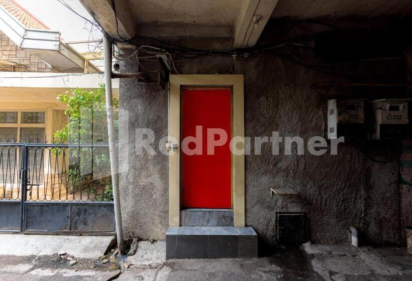 هتل Ichiza Room Redpartner