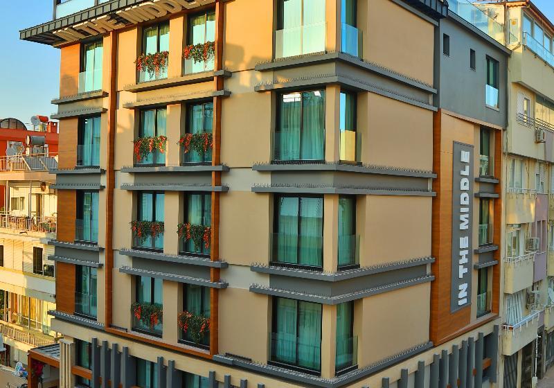 호텔 In The Middle