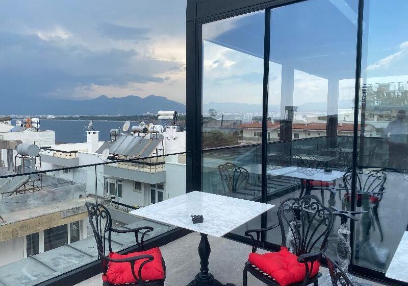 호텔 In The Middle