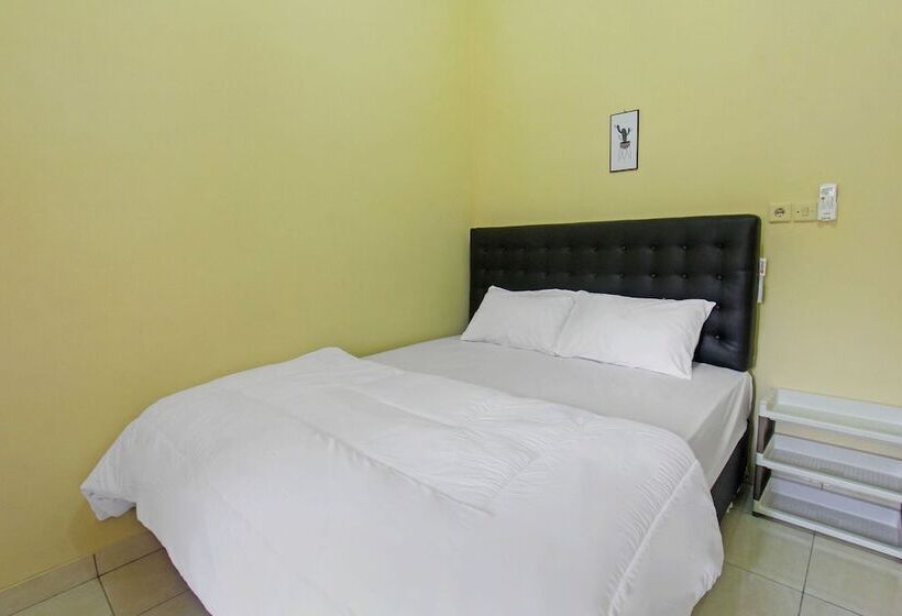 هتل Kemuning Guesthouse By Oyo