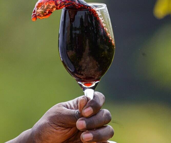 هتل Lake Munyanyange Caves Lodge