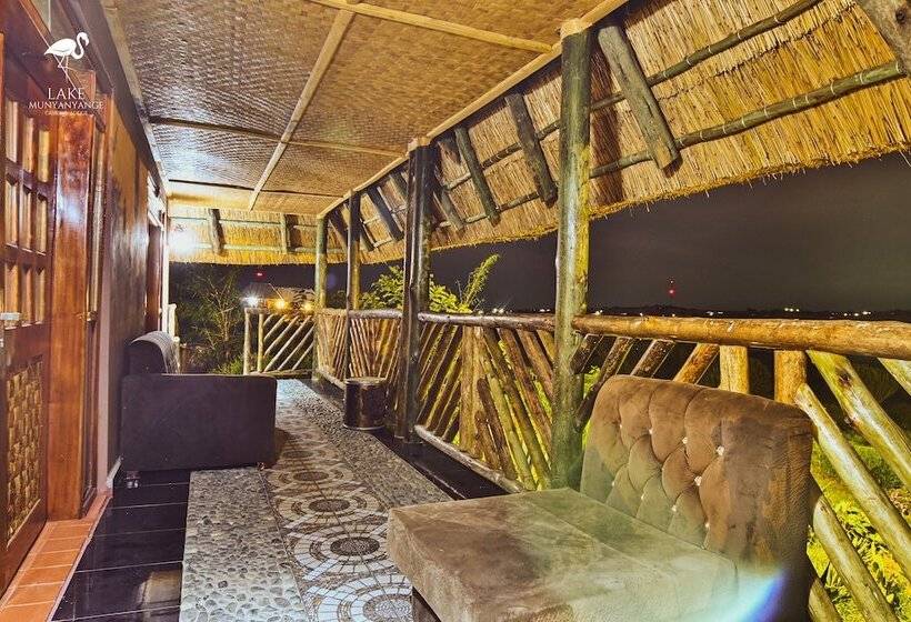 هتل Lake Munyanyange Caves Lodge