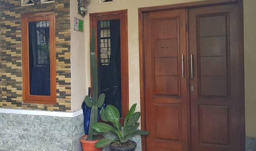 호텔 M4 House Syariah By Oyo