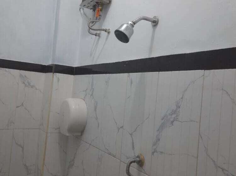 호텔 M4 House Syariah By Oyo