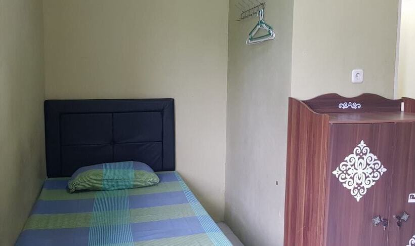 호텔 M4 House Syariah By Oyo