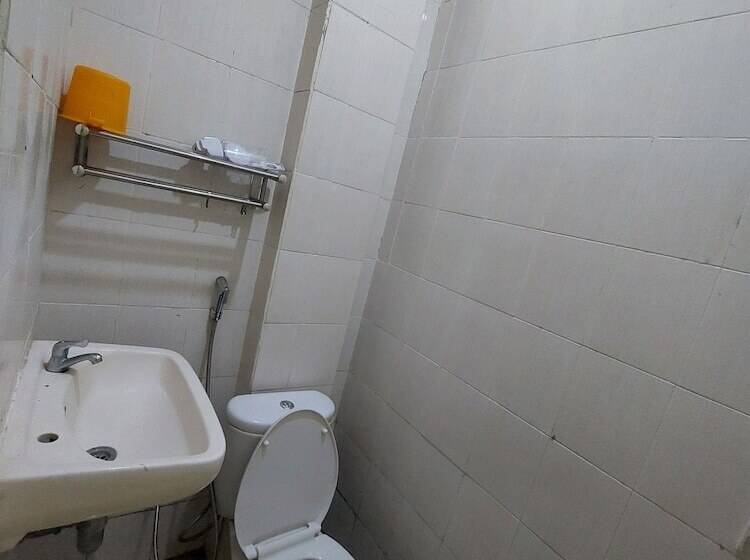 בית מלון כפרי Mahendra Homestay By Oyo