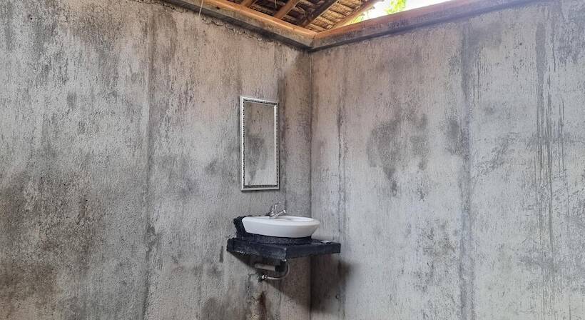 בית מלון כפרי Mahkota Atia Bungallow