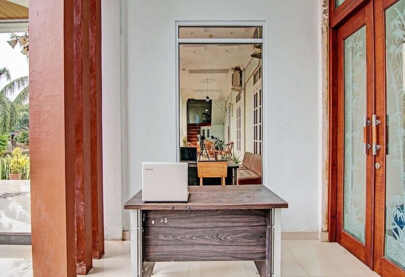 Отель Melati Residence Syariah By Oyo