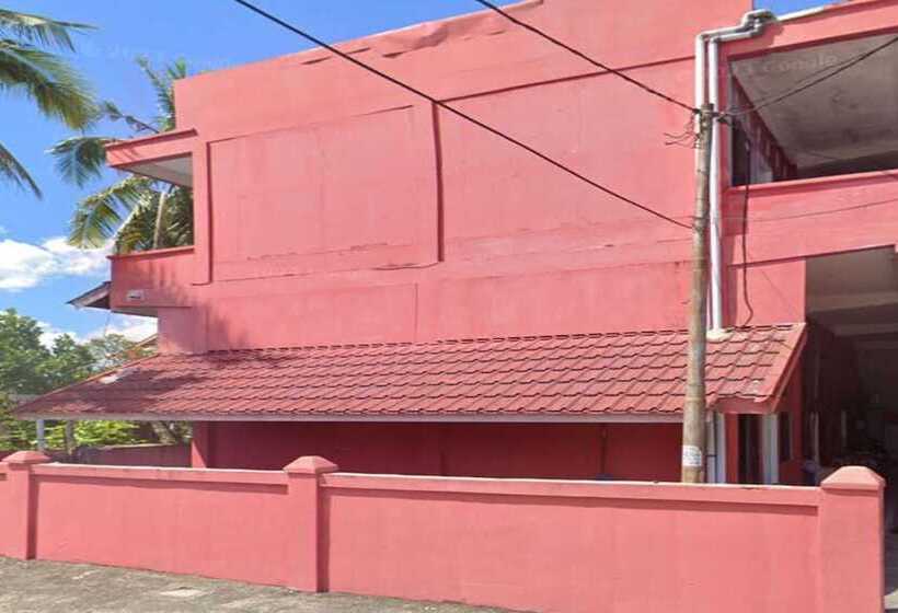 فندق Merah House By Oyo