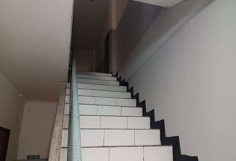 酒店 Multi Plus Inn By Oyo