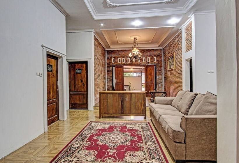 בית מלון כפרי Ndalem Pusponyidro By Reddoorz