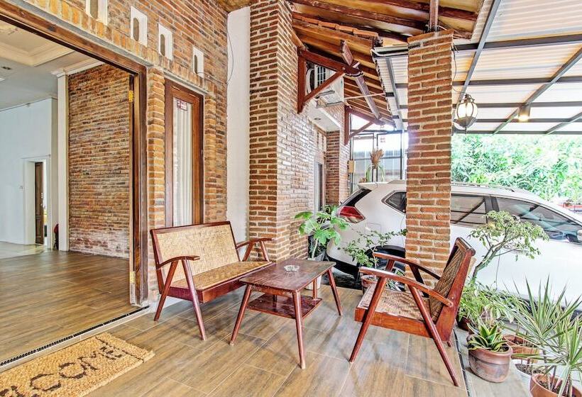 בית מלון כפרי Ndalem Pusponyidro By Reddoorz