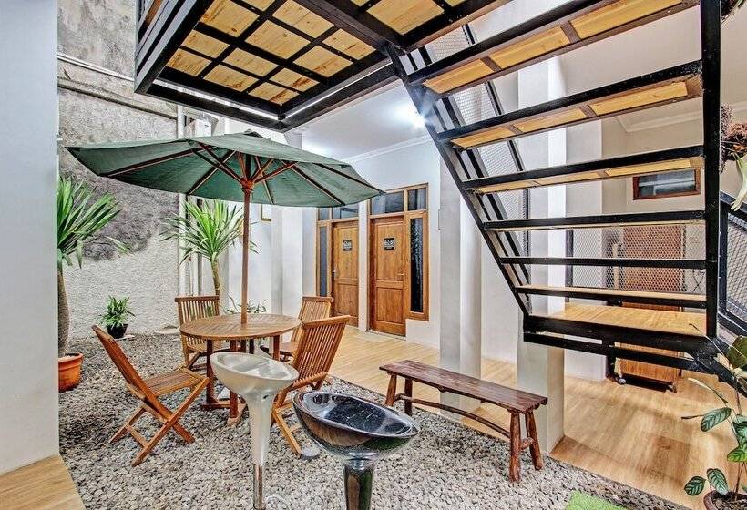 בית מלון כפרי Ndalem Pusponyidro By Reddoorz