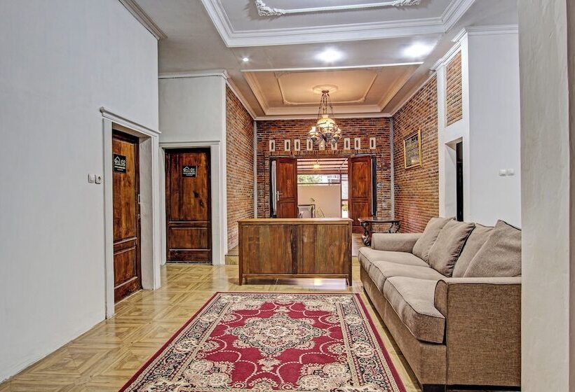 בית מלון כפרי Ndalem Pusponyidro By Reddoorz