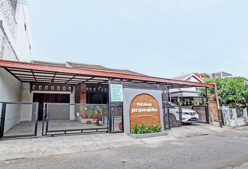 בית מלון כפרי Ndalem Pusponyidro By Reddoorz