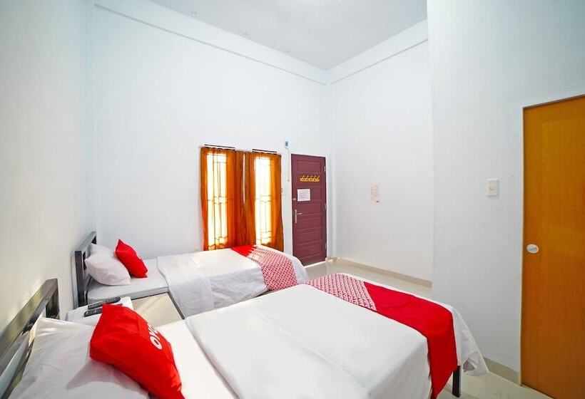 בית מלון כפרי Oyo 90618 Hanania House Syariah