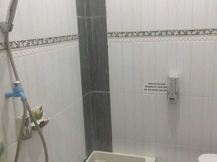 فندق Oyo 93055 Fathin