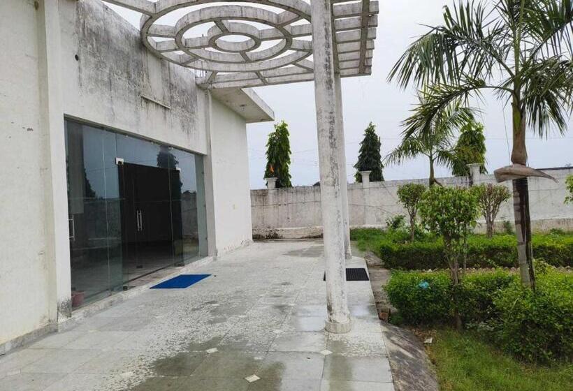 Отель Oyo A P Guest House