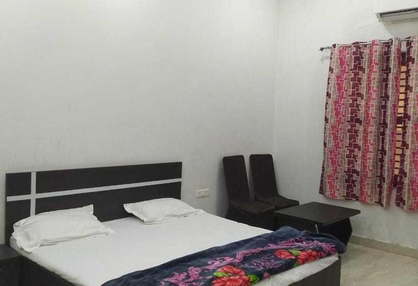 Отель Oyo A P Guest House