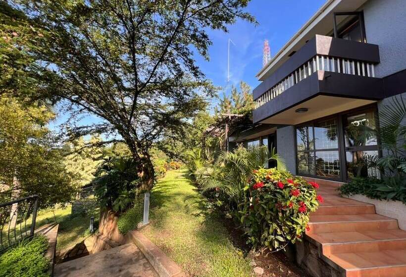 فندق Pangolin Nest Boutique