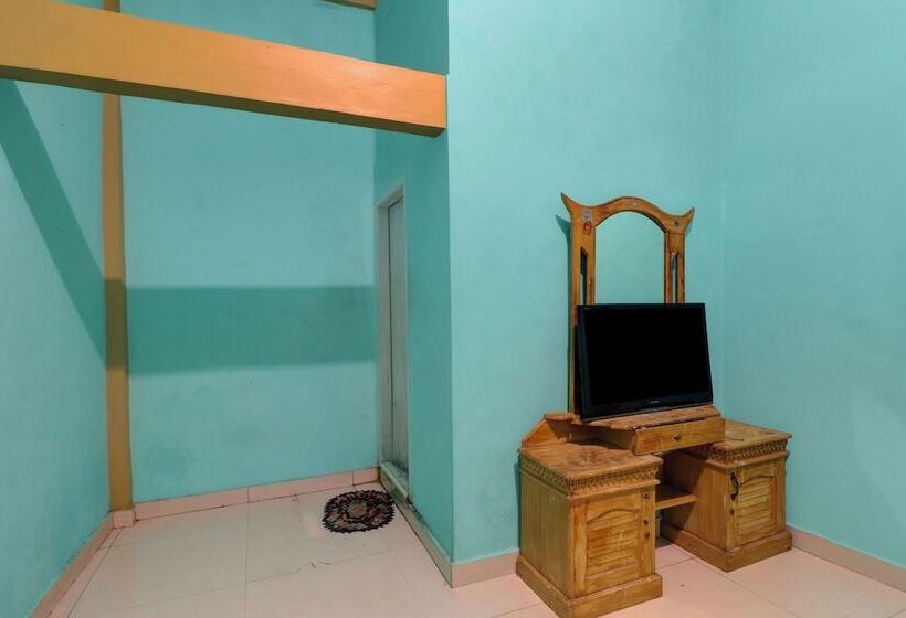 בית מלון כפרי Rania Kost Simpang Rimbo By Oyo