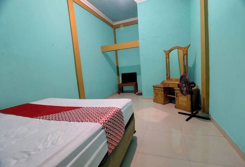 בית מלון כפרי Rania Kost Simpang Rimbo By Oyo