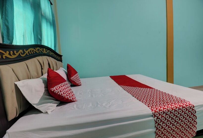 בית מלון כפרי Rania Kost Simpang Rimbo By Oyo