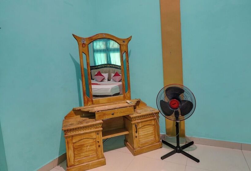 בית מלון כפרי Rania Kost Simpang Rimbo By Oyo