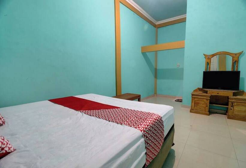 בית מלון כפרי Rania Kost Simpang Rimbo By Oyo