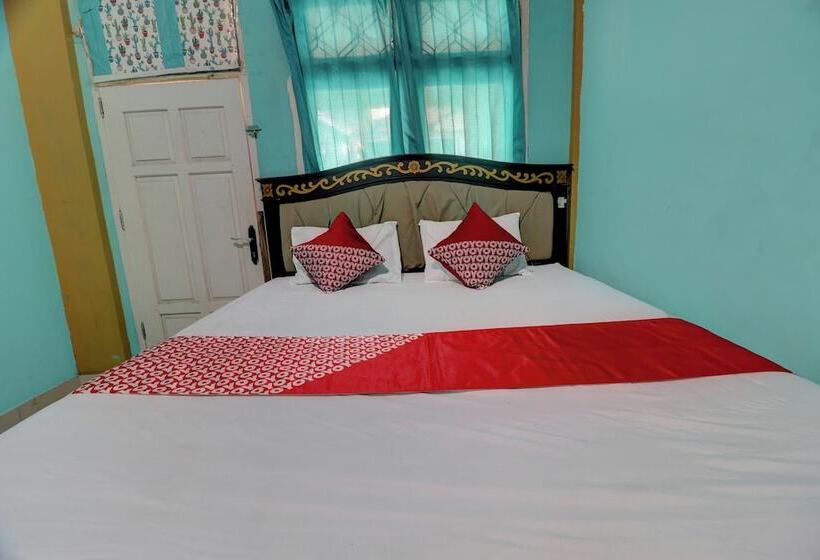 בית מלון כפרי Rania Kost Simpang Rimbo By Oyo