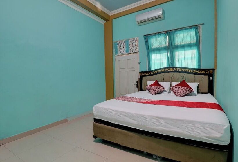 בית מלון כפרי Rania Kost Simpang Rimbo By Oyo