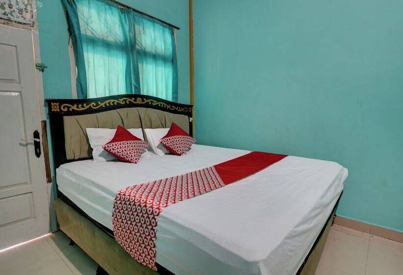 בית מלון כפרי Rania Kost Simpang Rimbo By Oyo