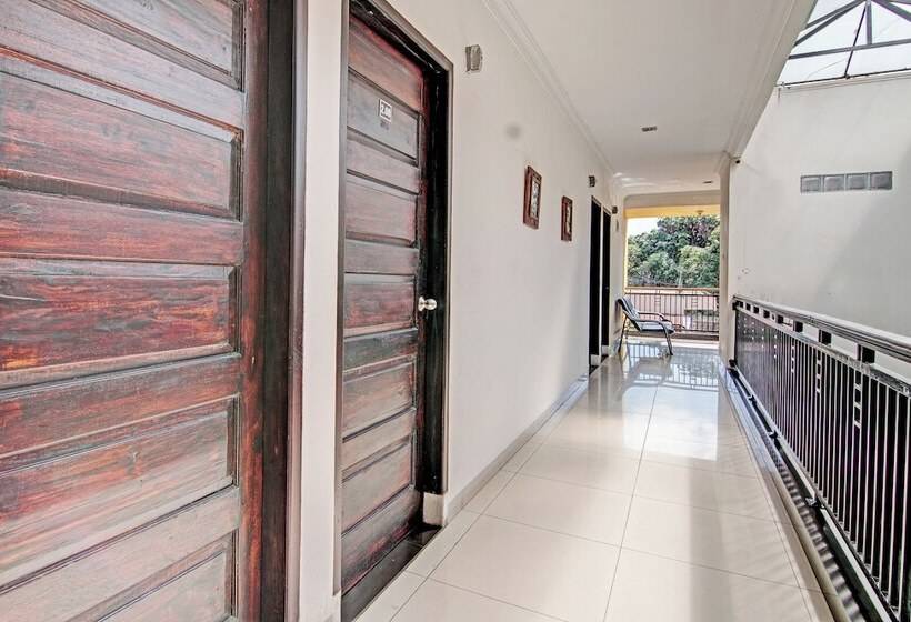 فندق Rosela House Syariah By Oyo