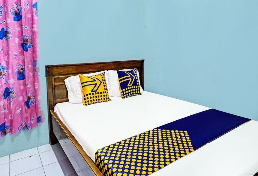 בית מלון כפרי Sahabat Kost Syariah Pacitan By Oyo