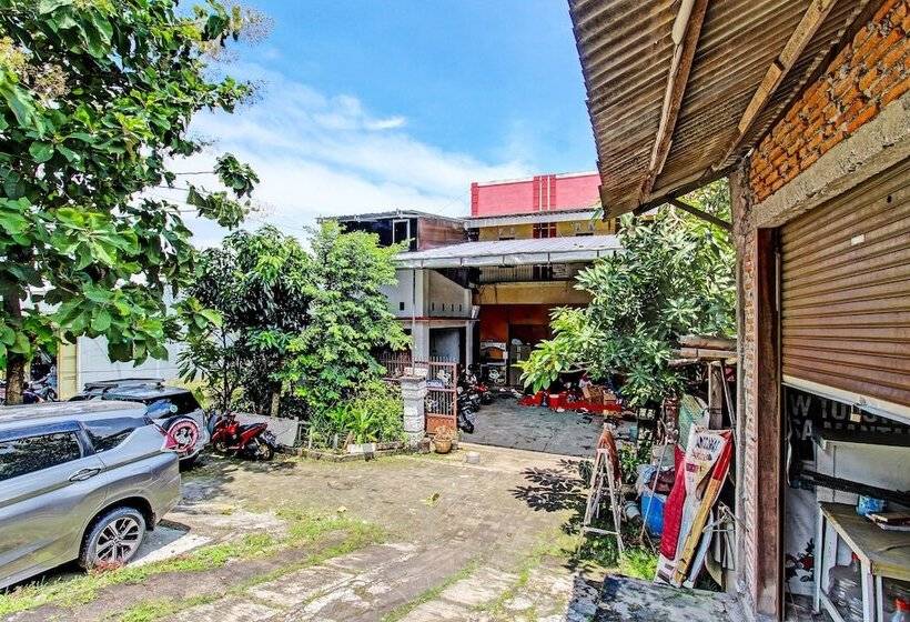 酒店 Spot On 92156 Adinda Kost