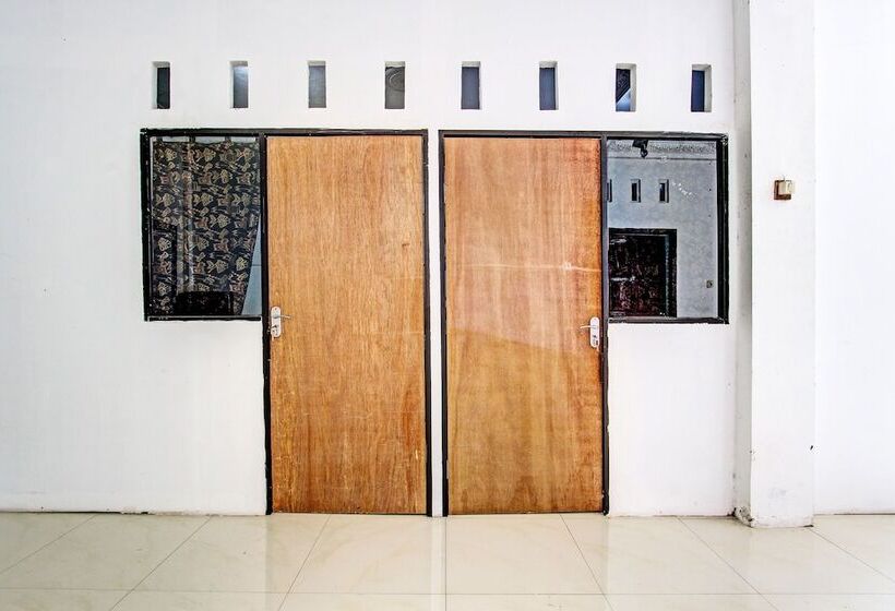 酒店 Spot On 92156 Adinda Kost